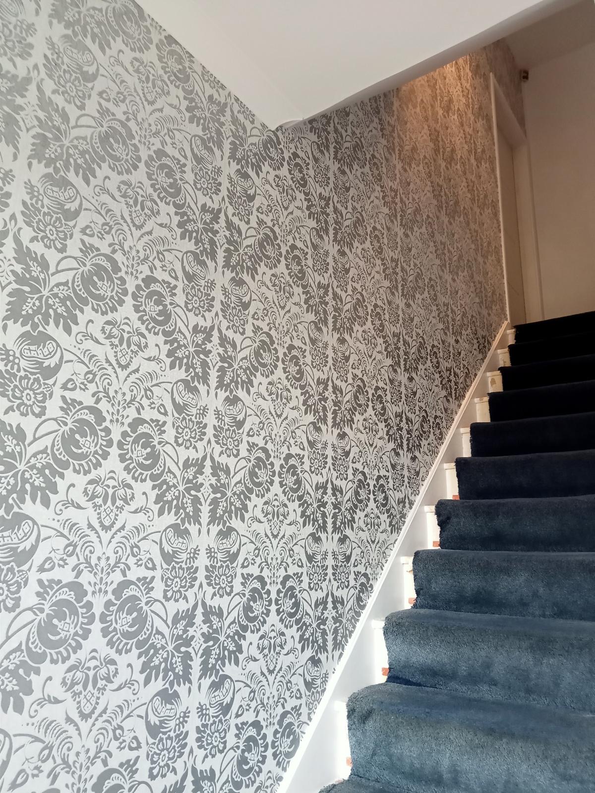 wallpaper hanging Kensington, W8